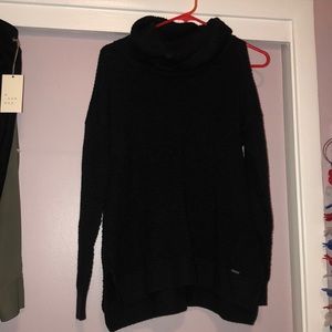 BLACK SWEATER